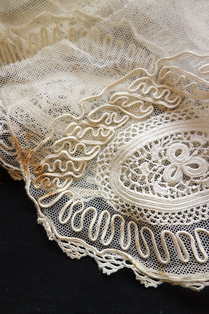 アンティークレース ボネ　ハギレ