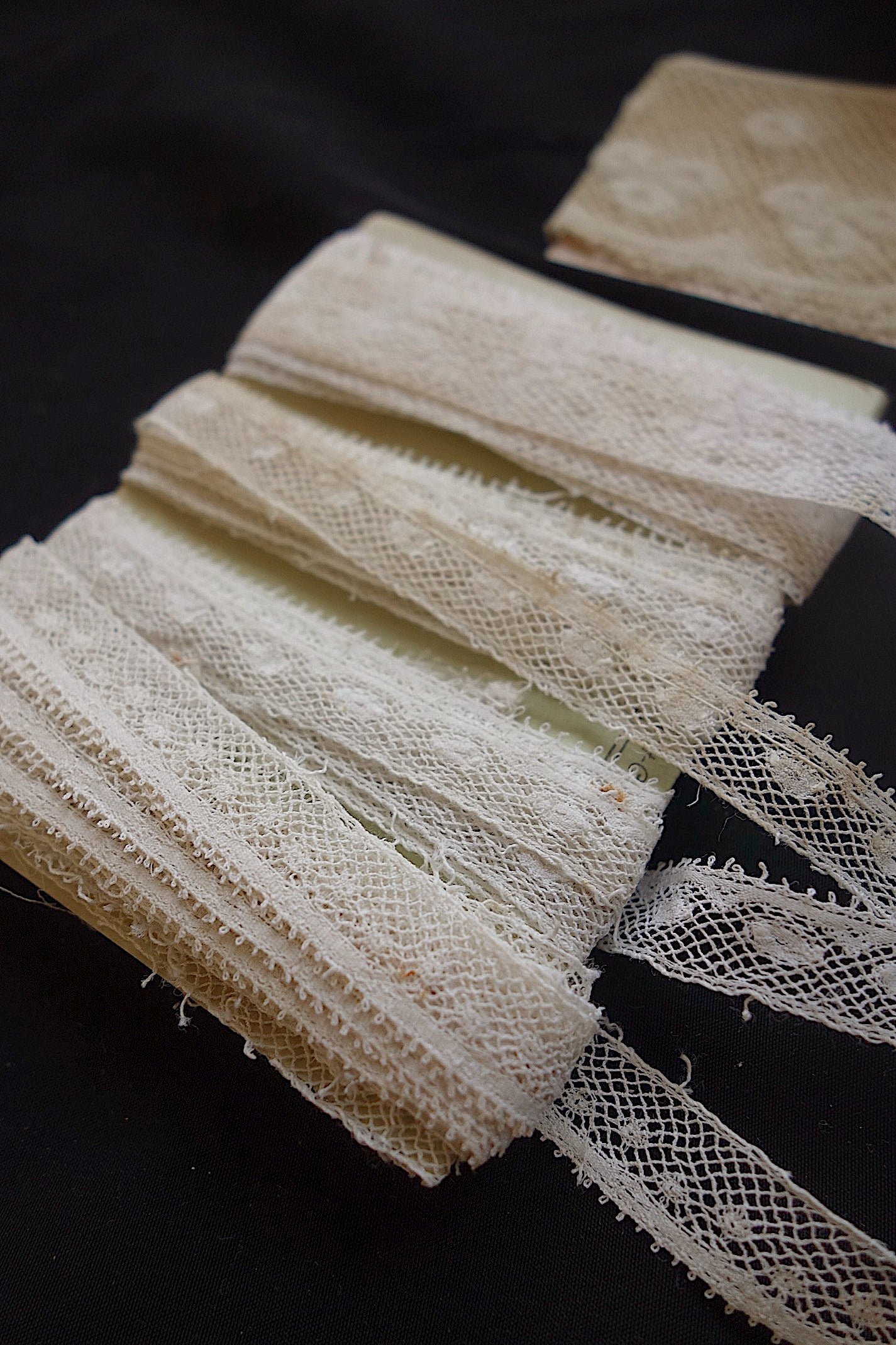 アンティークレース 7種