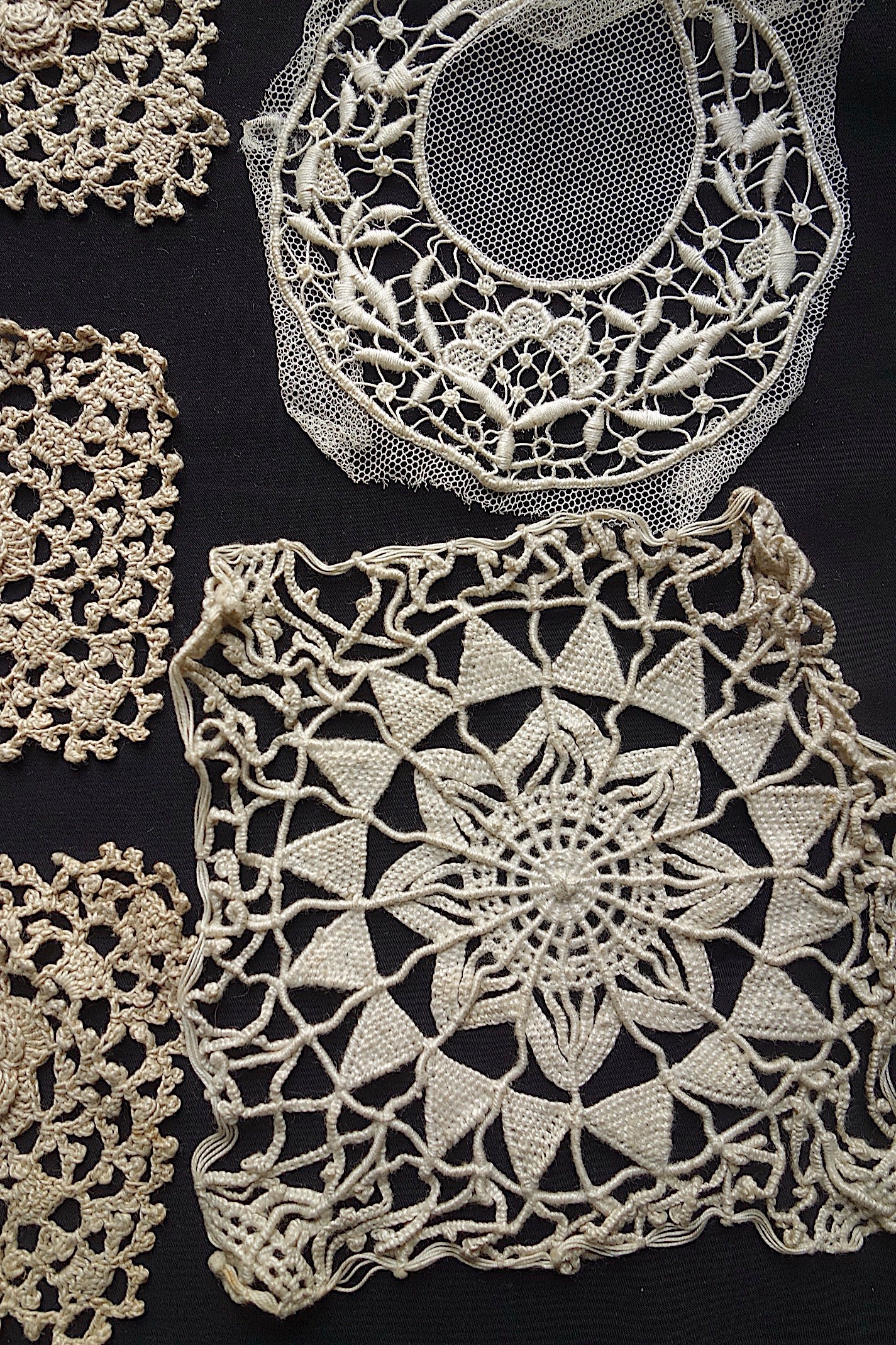 アンティークレース　モチーフlots 1