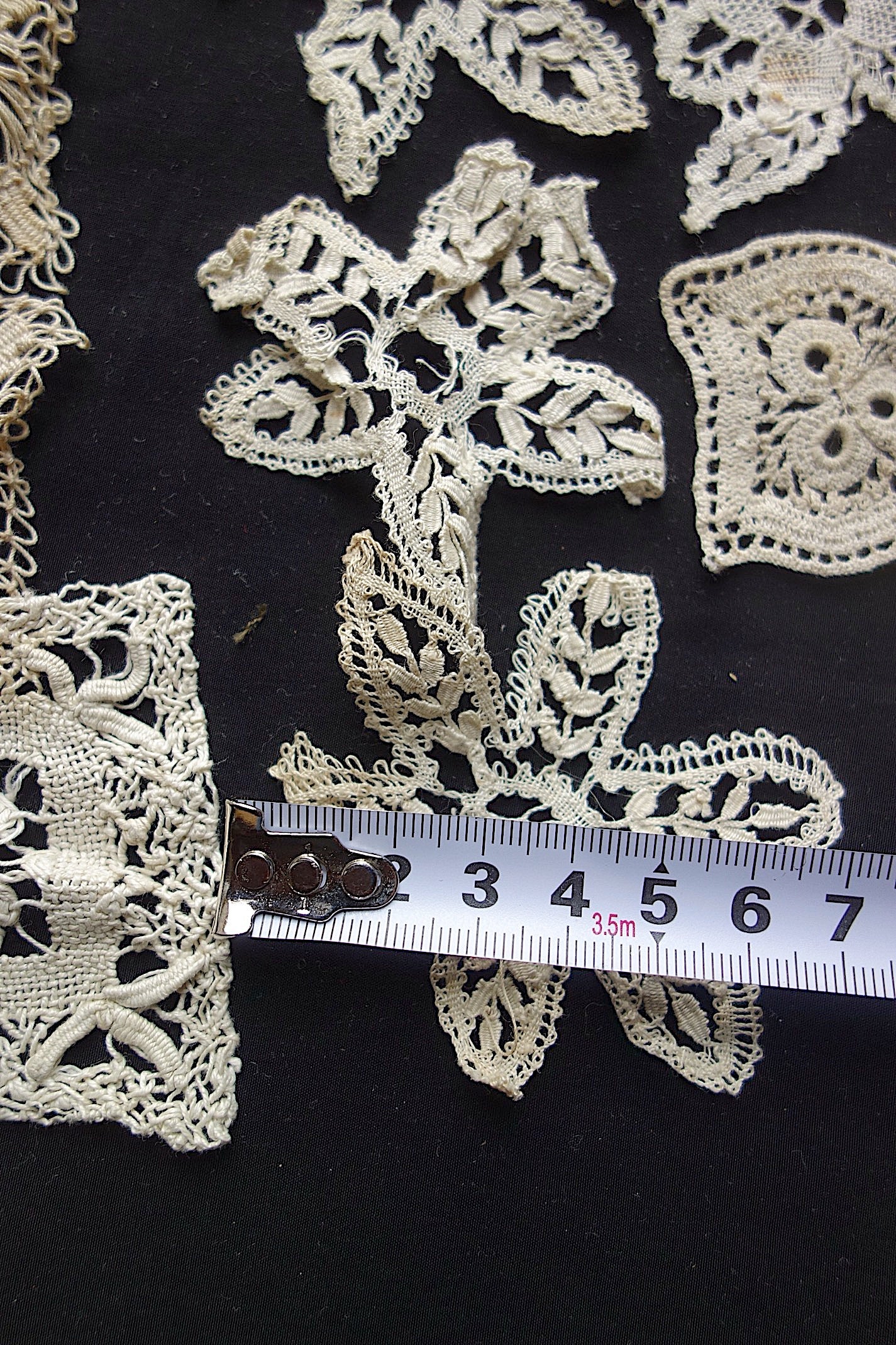 アンティークレース　モチーフlots2