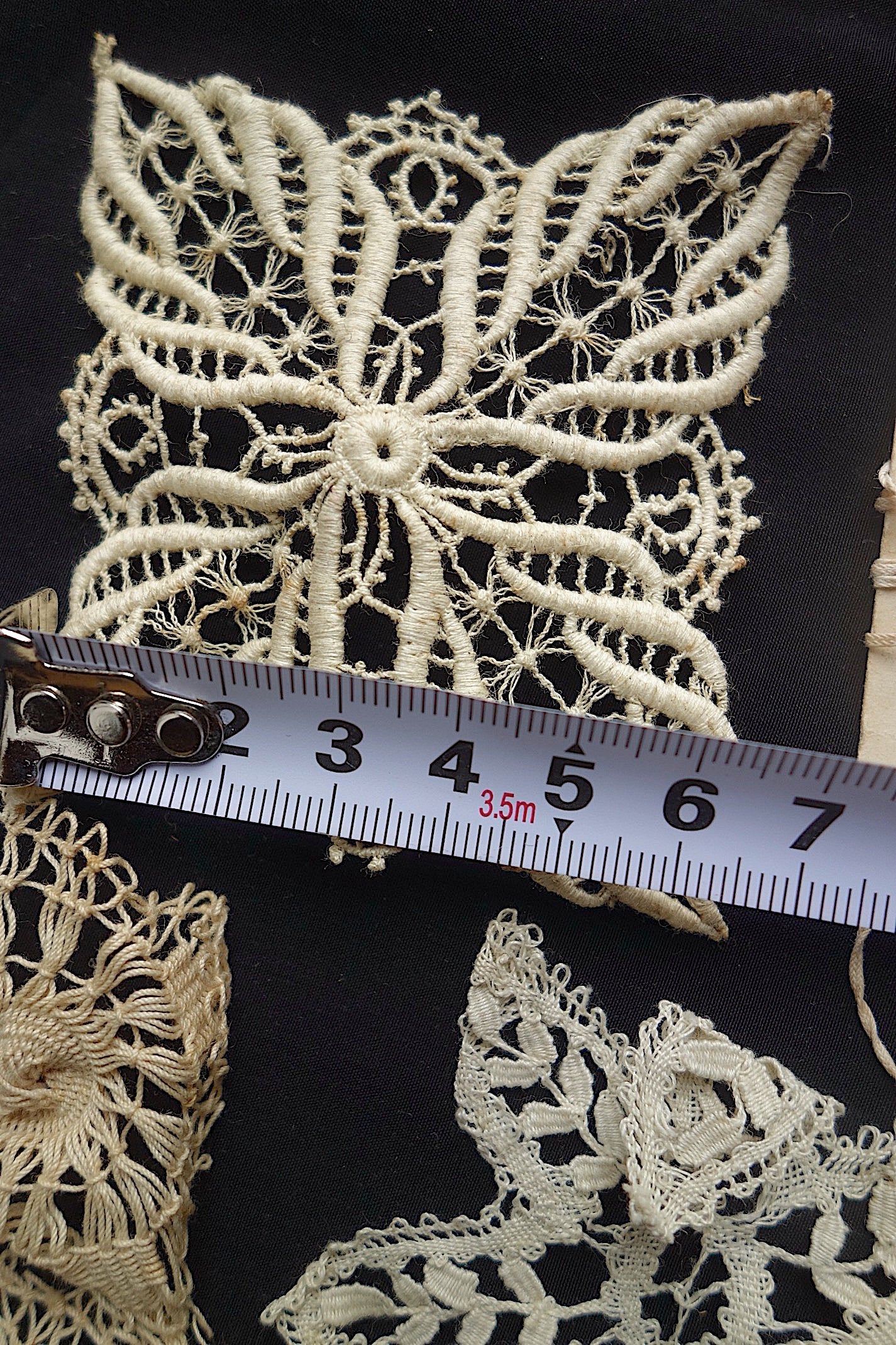 アンティークレース　モチーフlots2