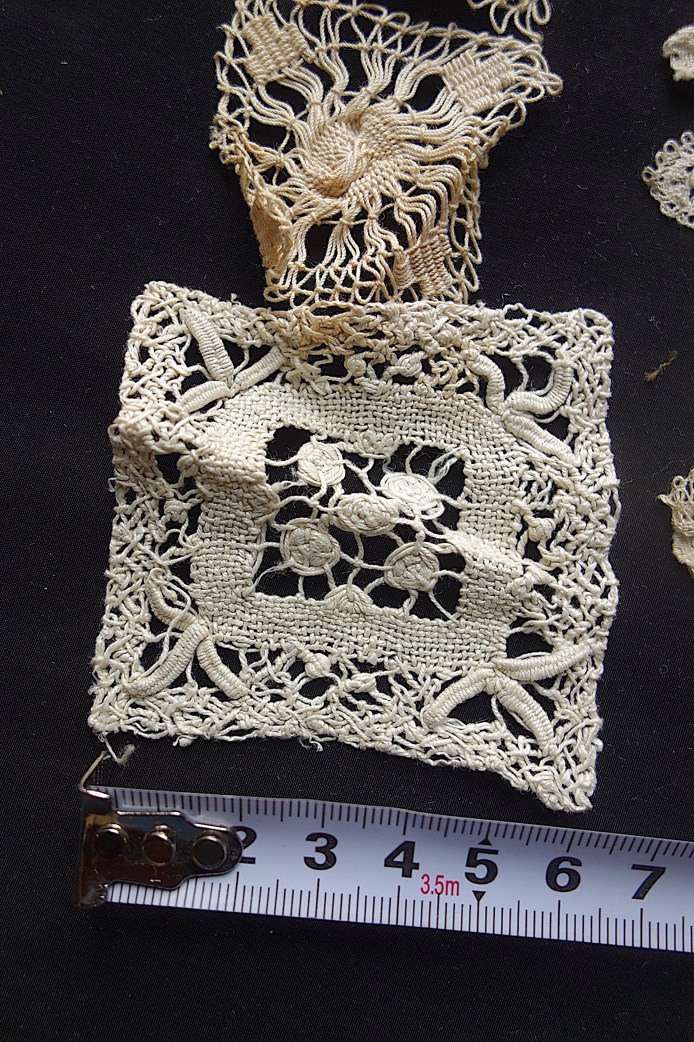 アンティークレース　モチーフlots2