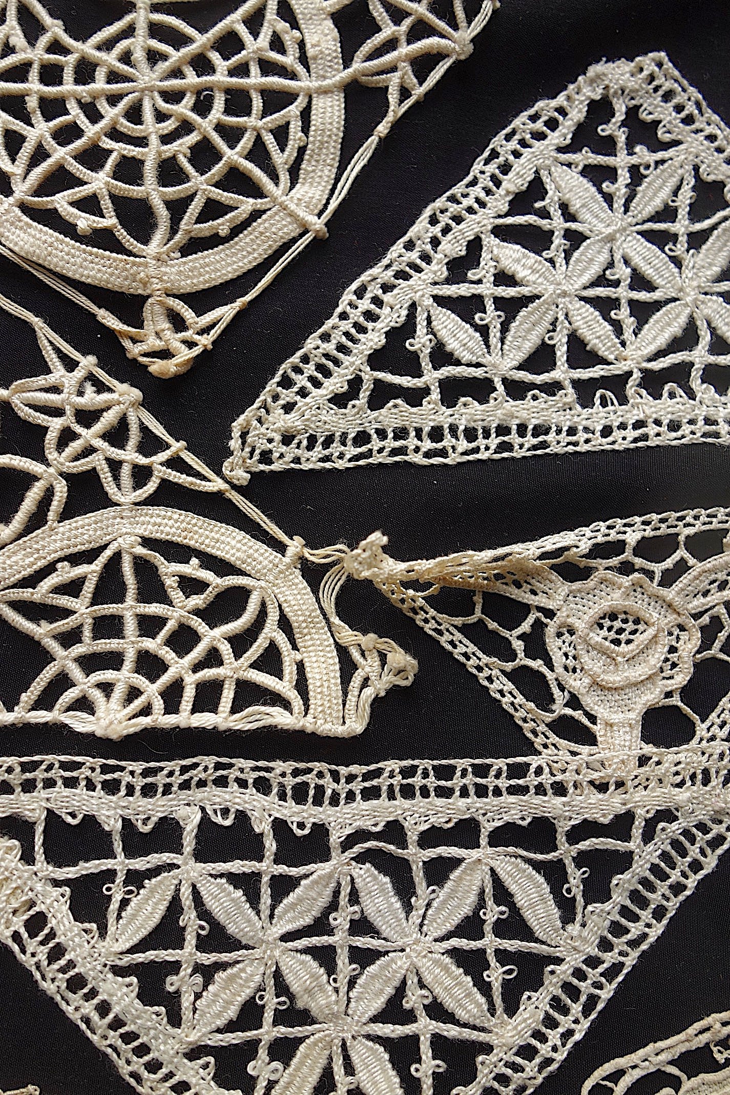 アンティークレース　モチーフlots3