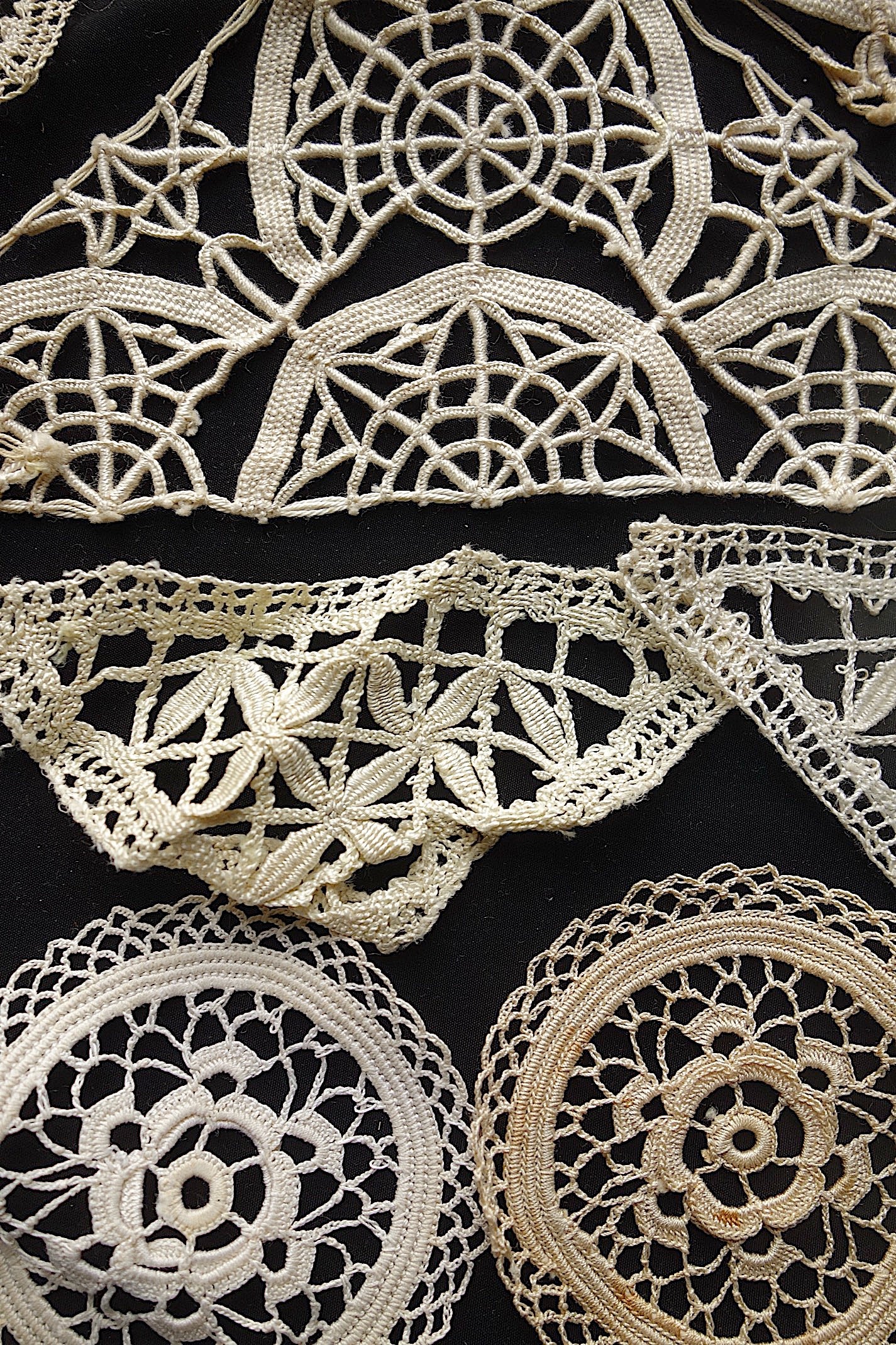 アンティークレース　モチーフlots3