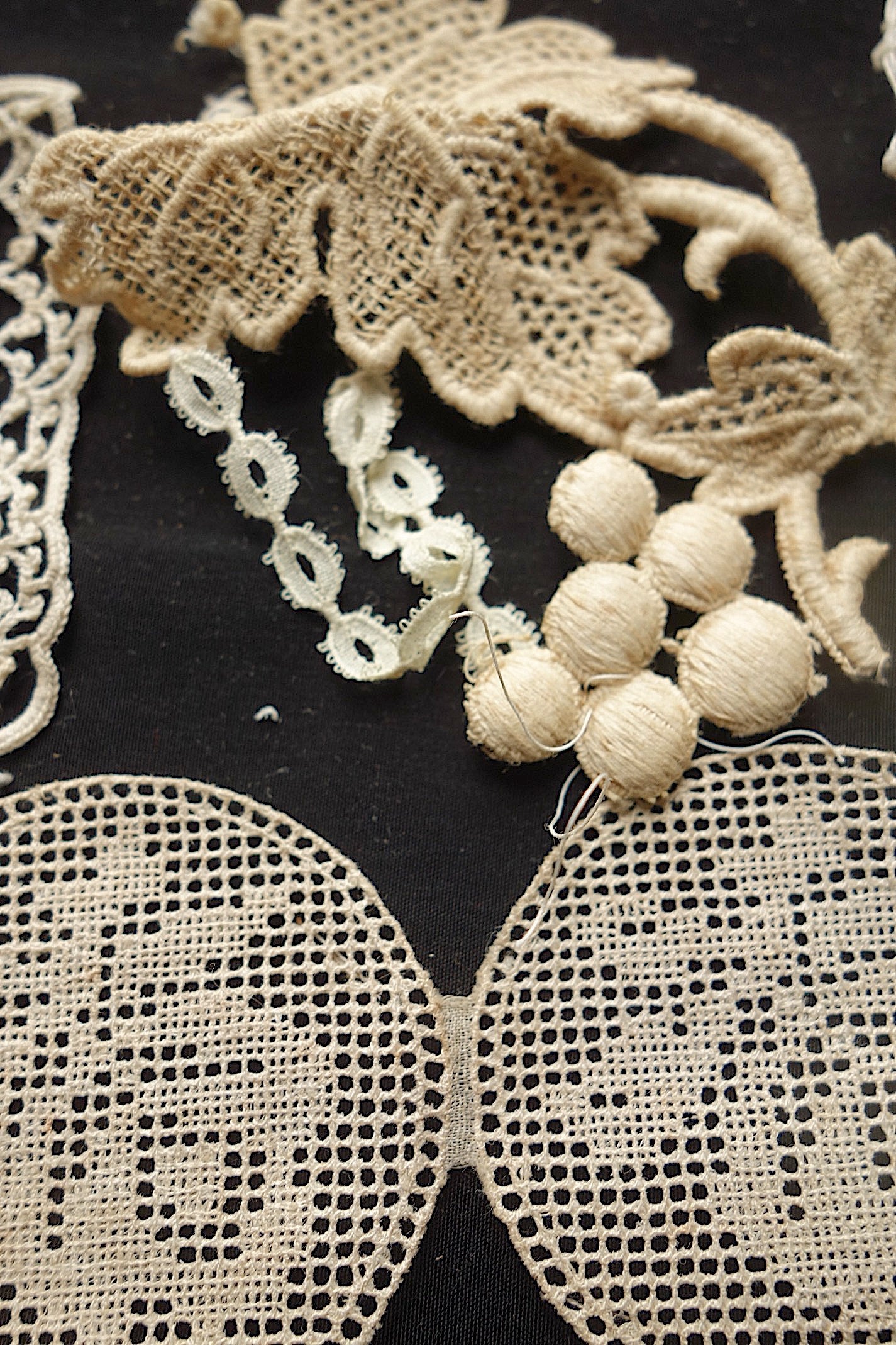 アンティークレース　モチーフlots4