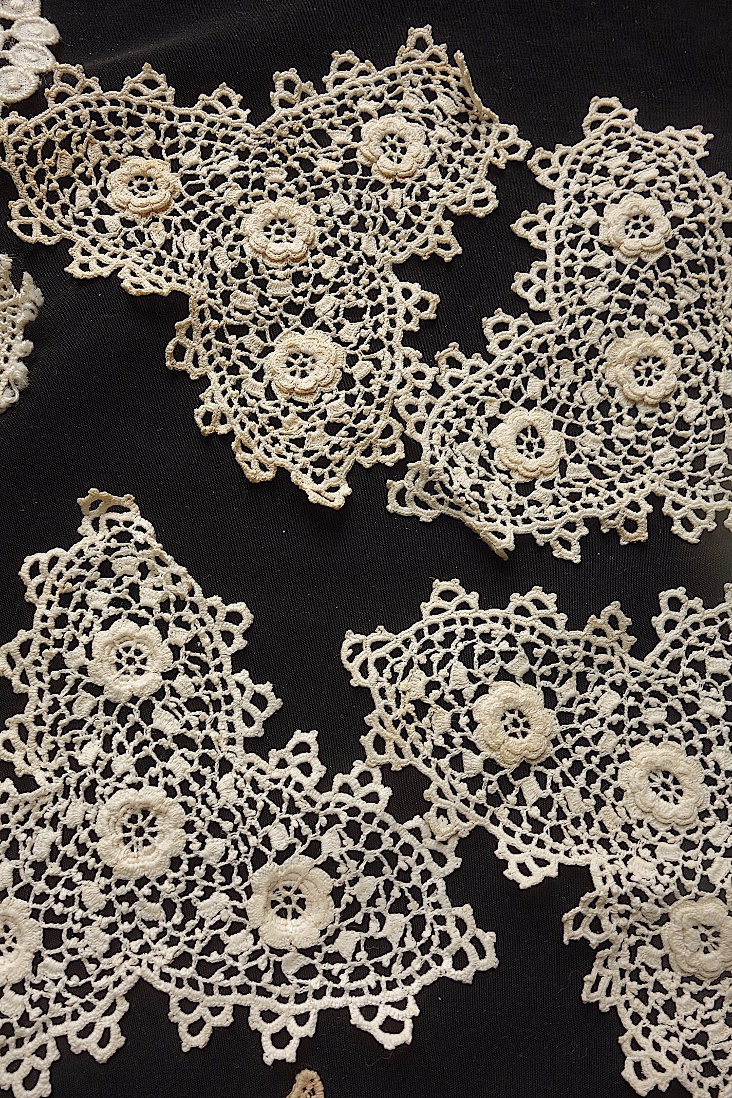 アンティークレース　モチーフlots4