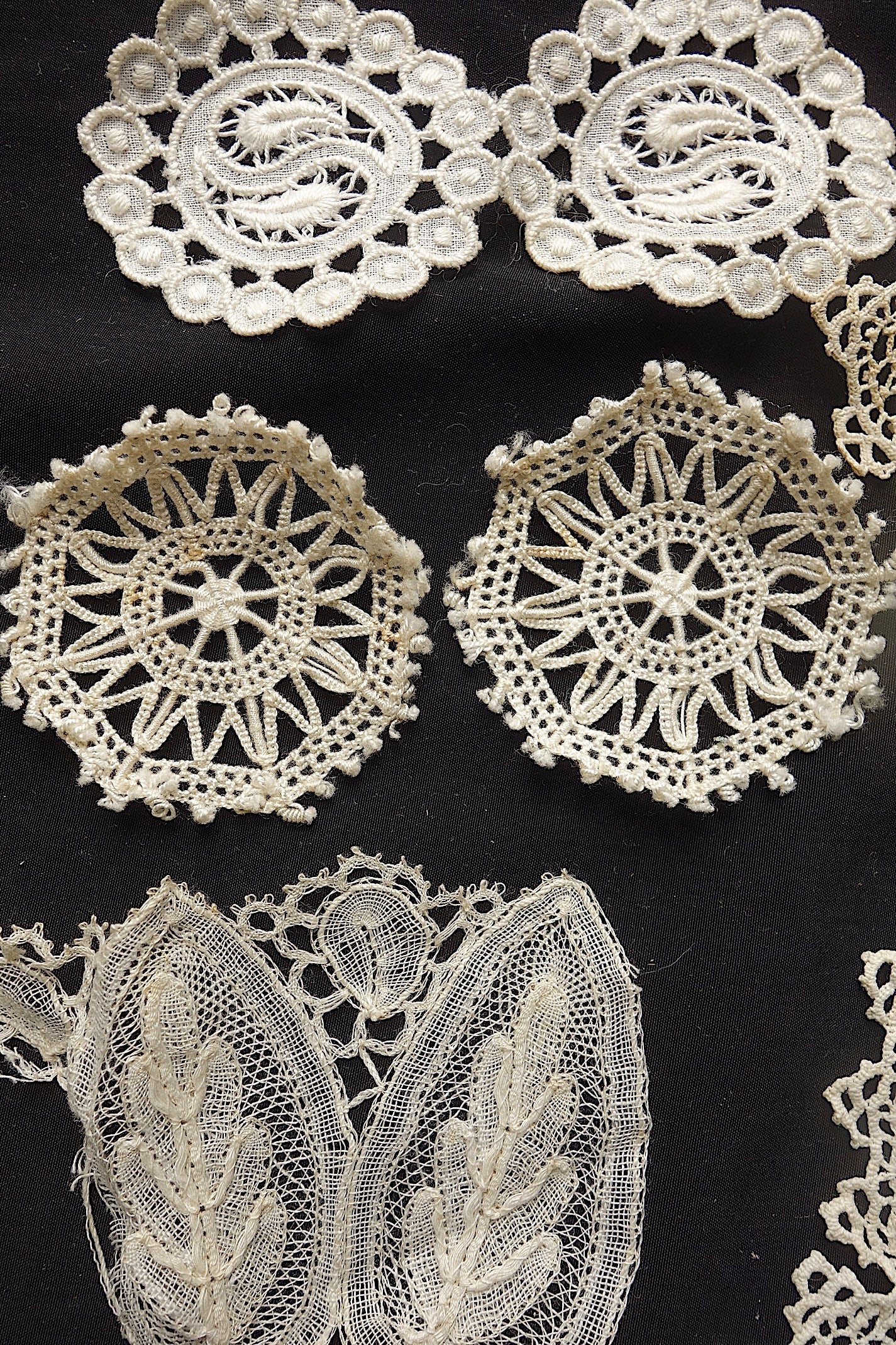 アンティークレース　モチーフlots4