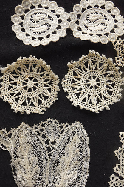 アンティークレース　モチーフlots4