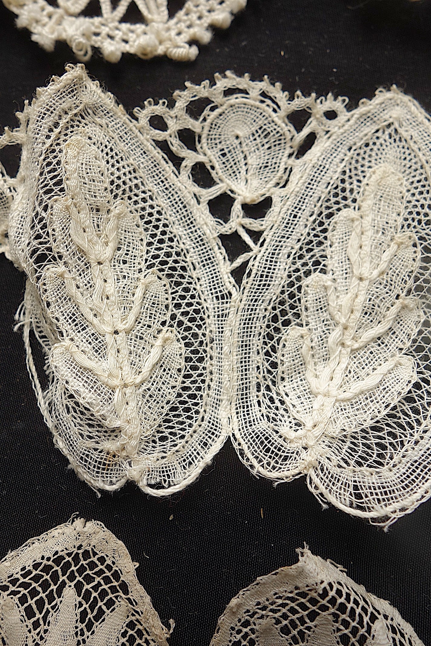 アンティークレース　モチーフlots4