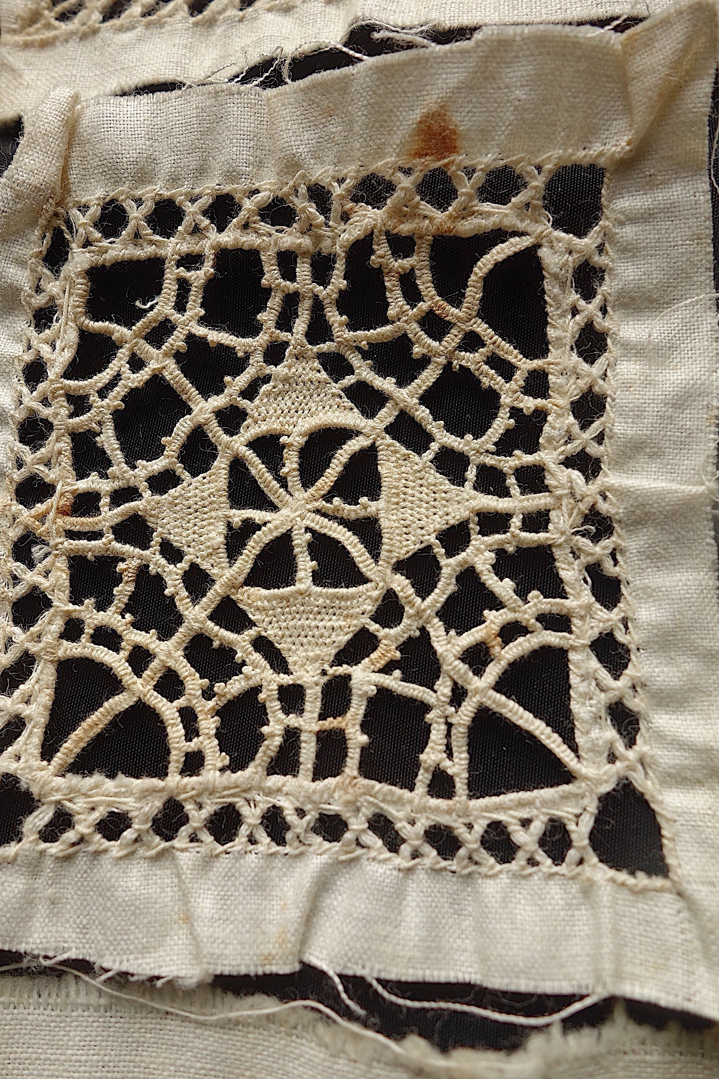 アンティークレース　モチーフlots5