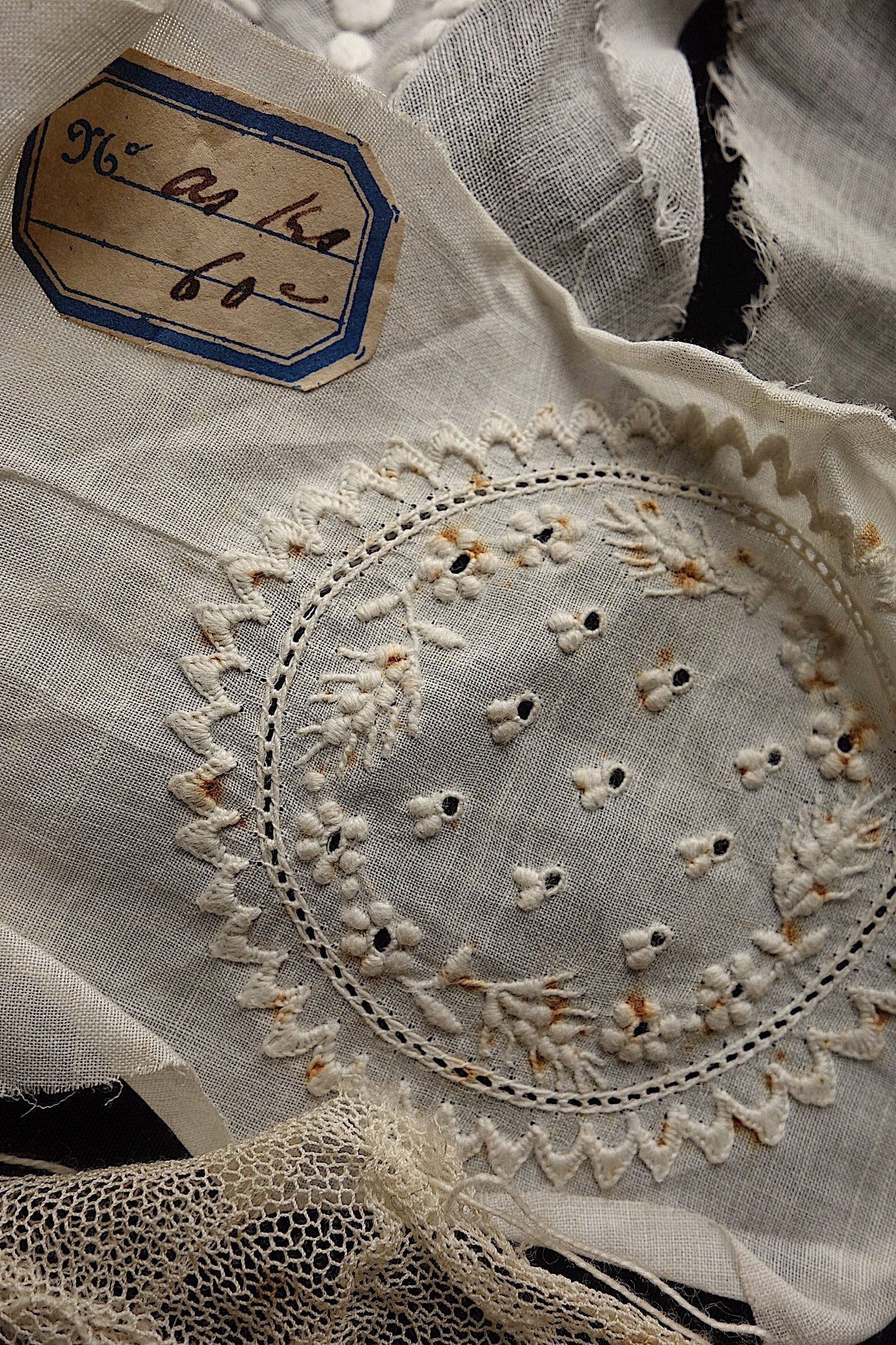 アンティークレース　モチーフlots7