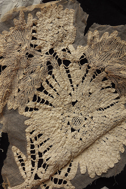 アンティークレース　モチーフlots7