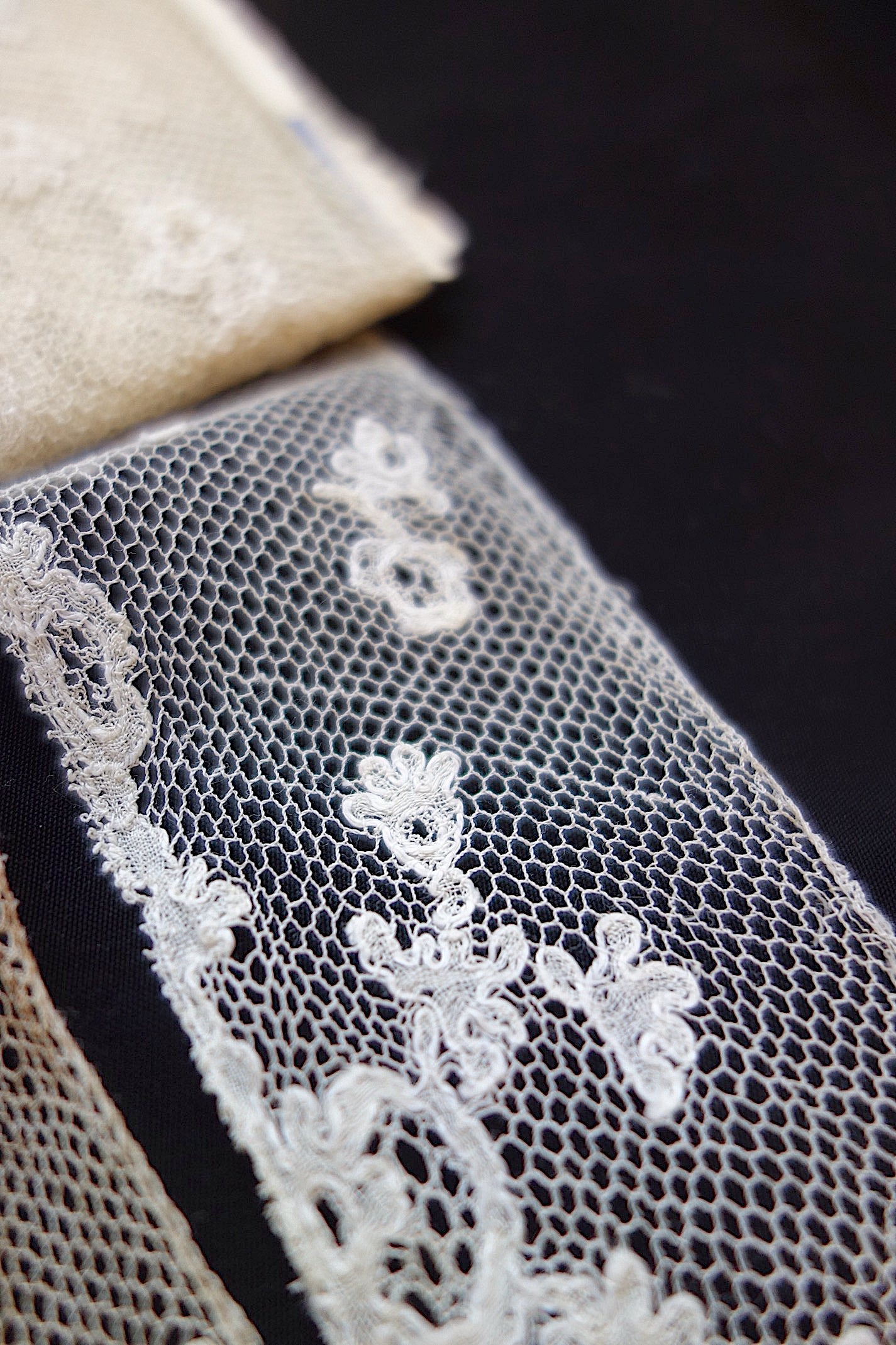 アンティークレース　3種