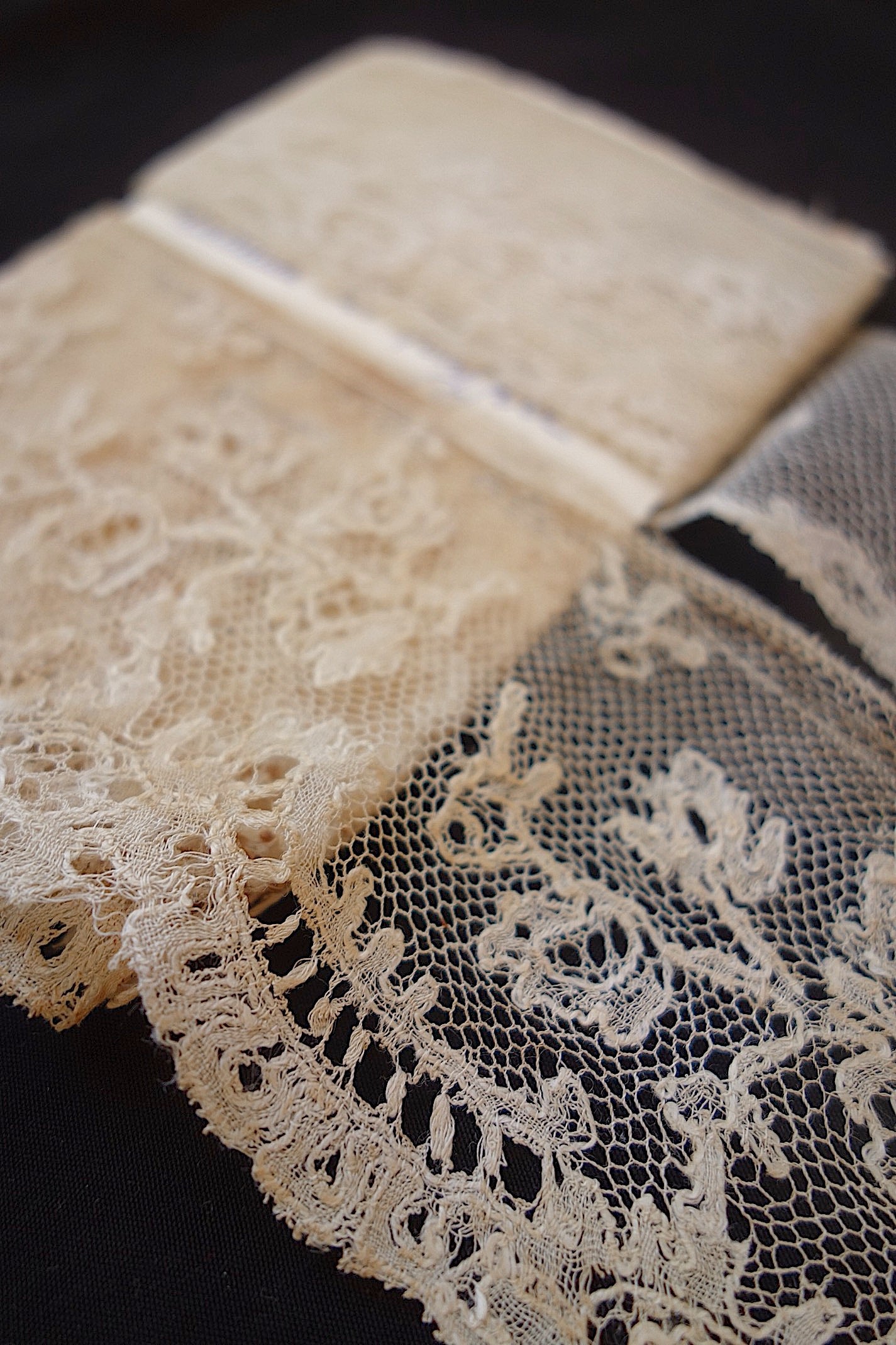 アンティークレース　3種