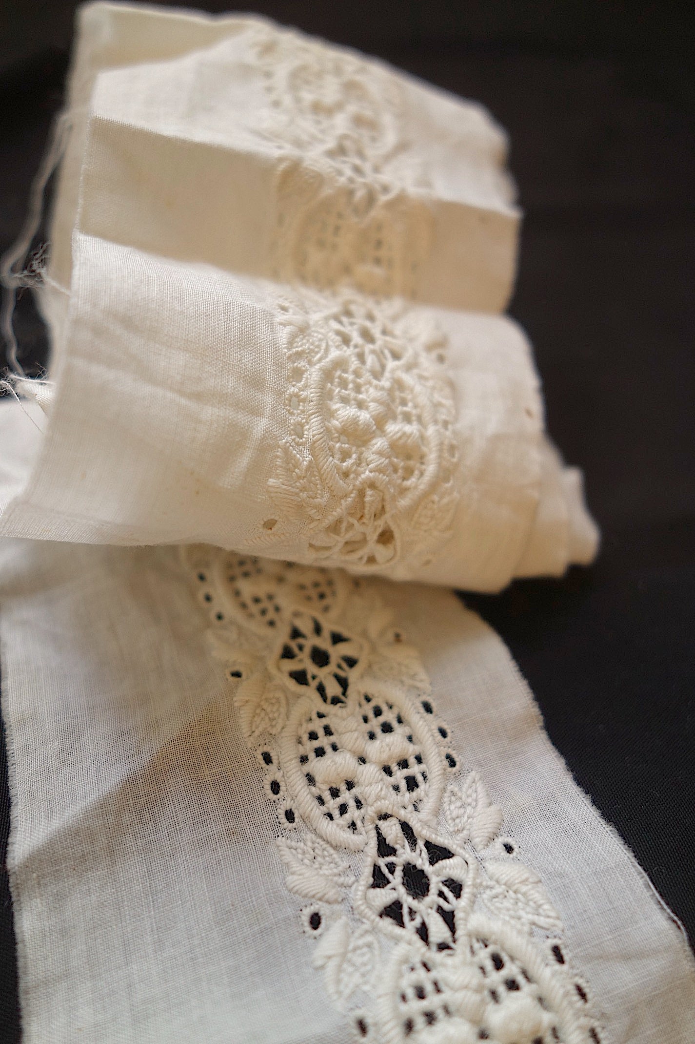 アンティークレース　刺繍テープ