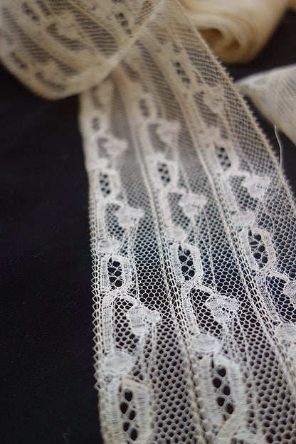 アンティークレース　2種