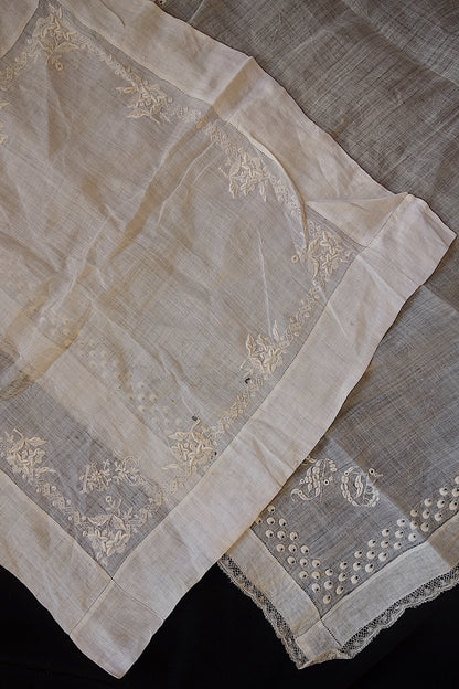 アンティークレース　ハンカチ２枚