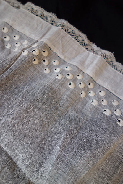 アンティークレース　ハンカチ２枚