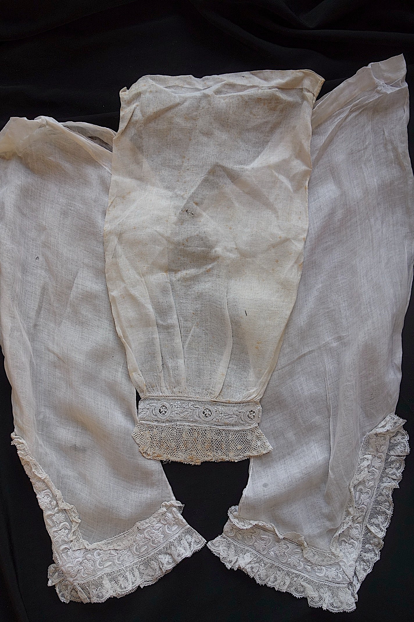 アンティークレース　袖lots2