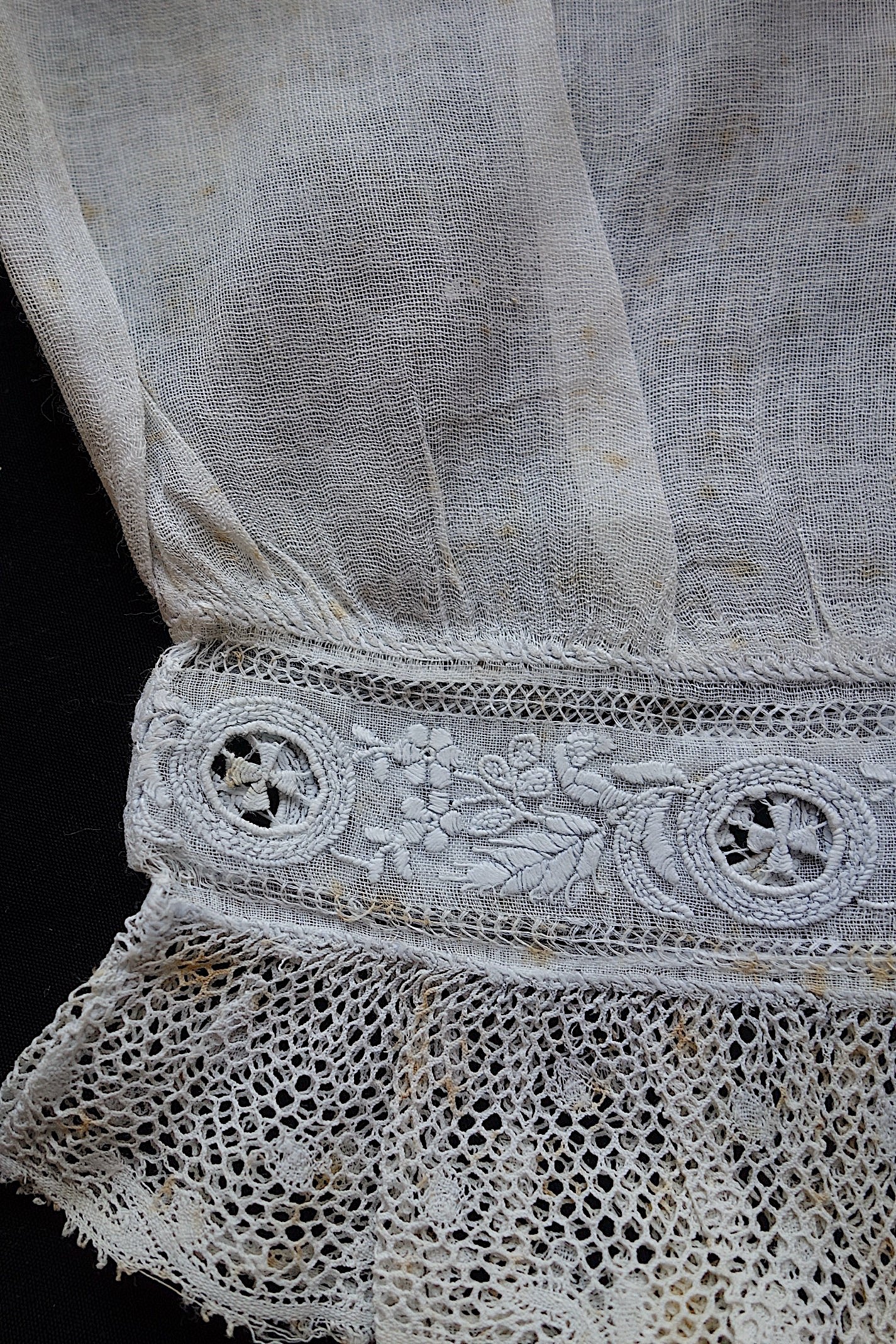 アンティークレース　袖lots2