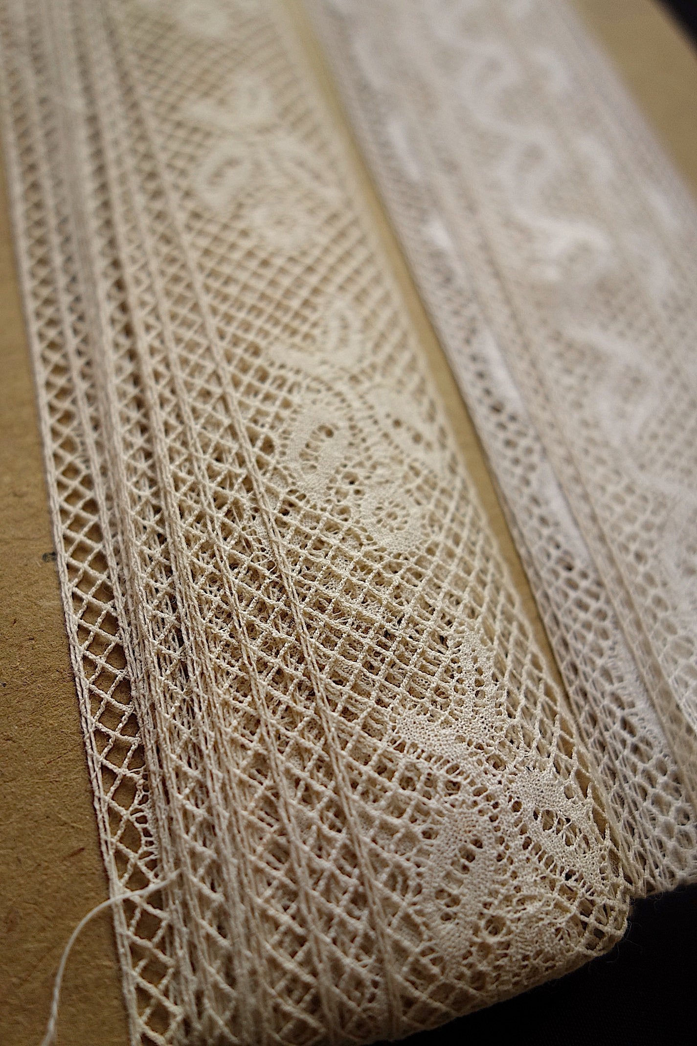 アンティークレース　2本