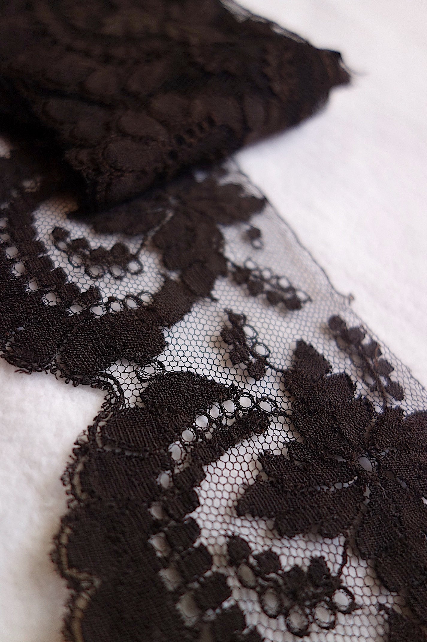 アンティークレース 黒レース　lots1 ブロンド