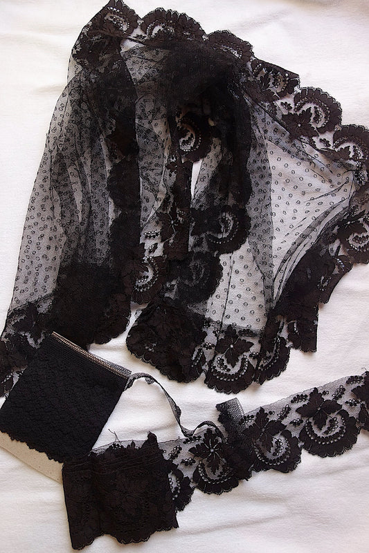 アンティークレース 黒レース　lots1 ブロンド