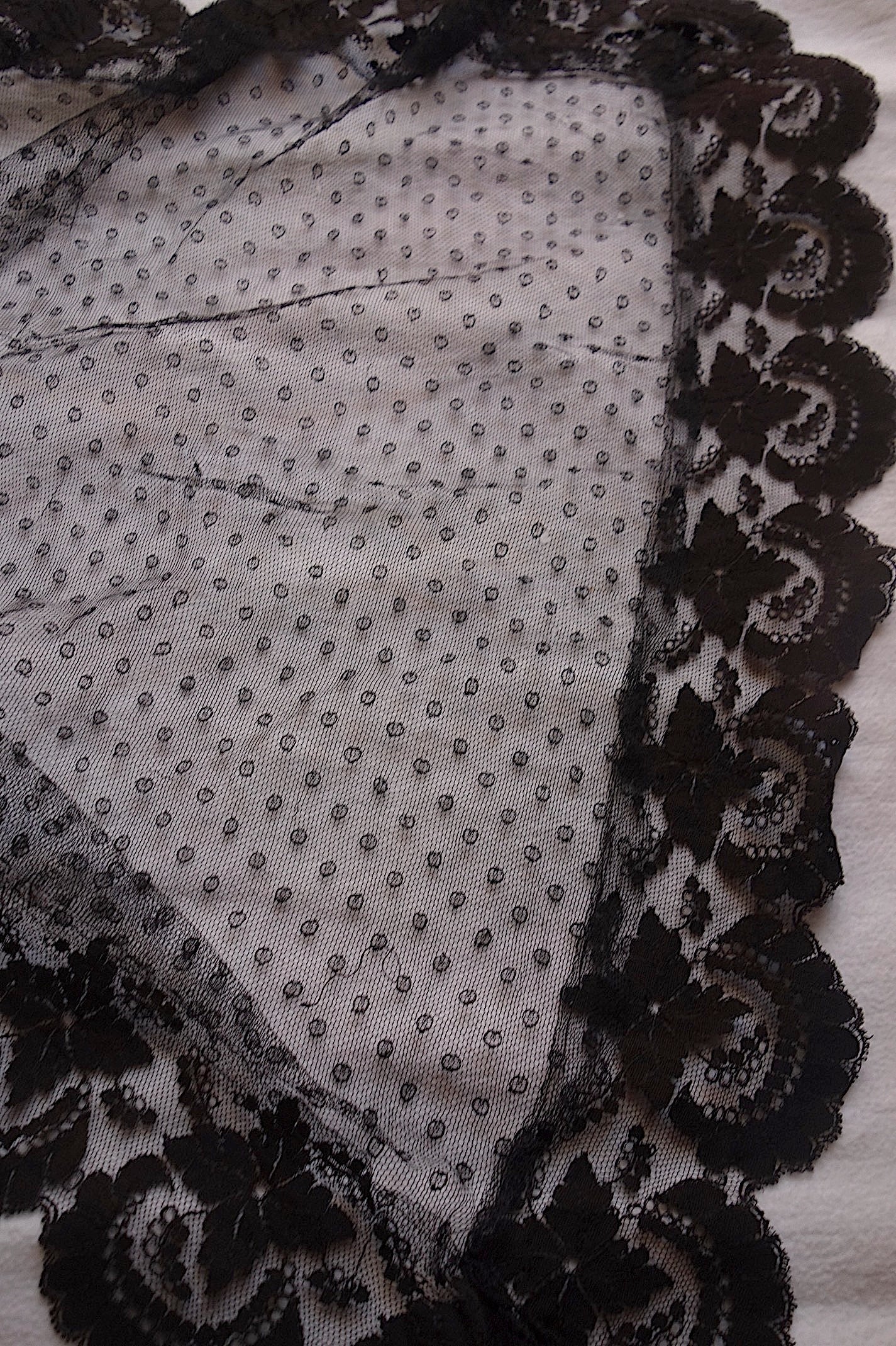 アンティークレース 黒レース　lots1 ブロンド