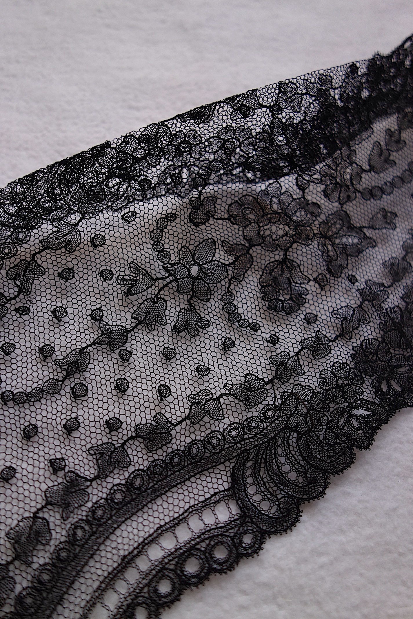 アンティークレース 黒レース　lots2 シャンティイ