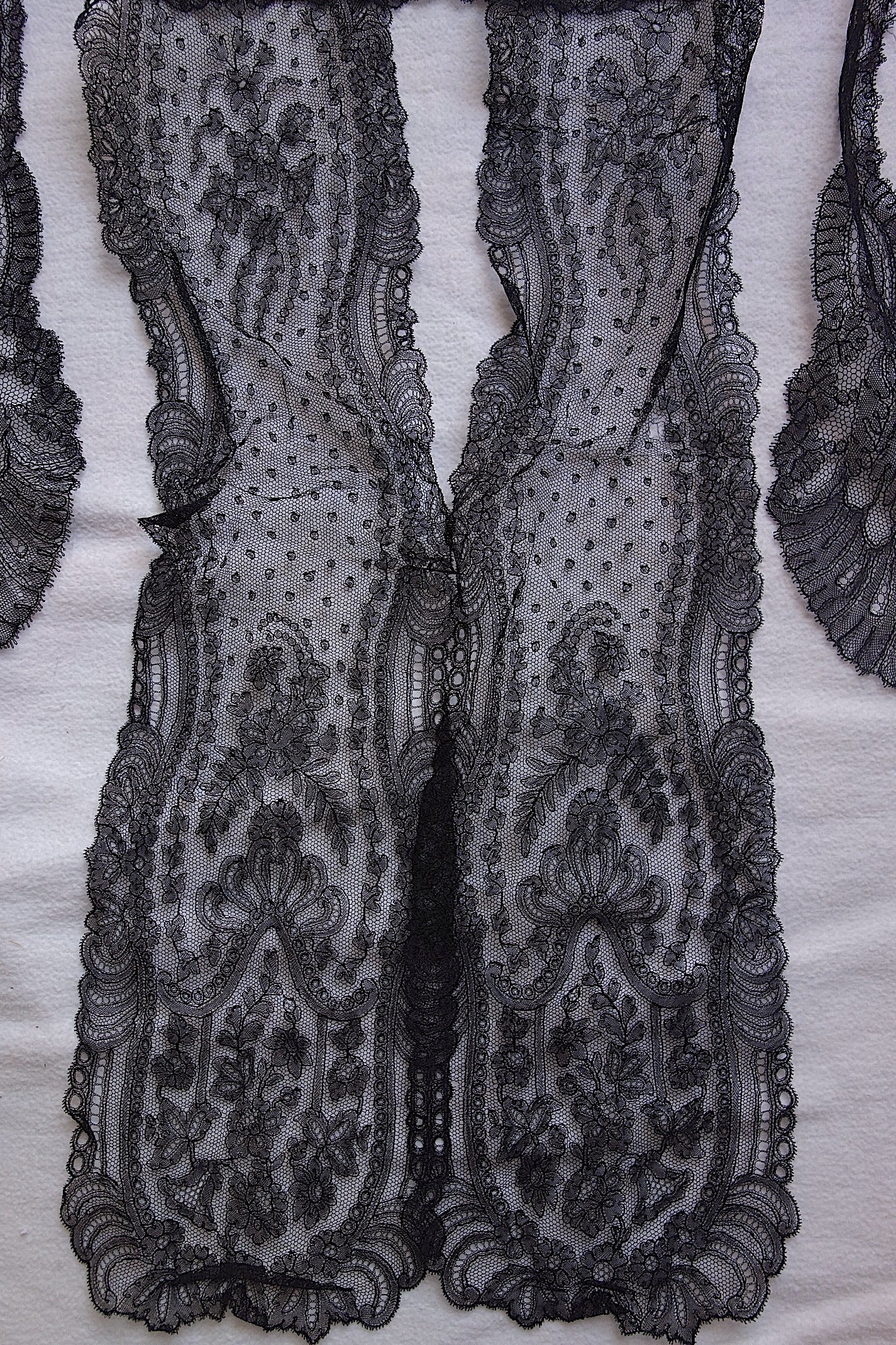アンティークレース 黒レース　lots2 シャンティイ