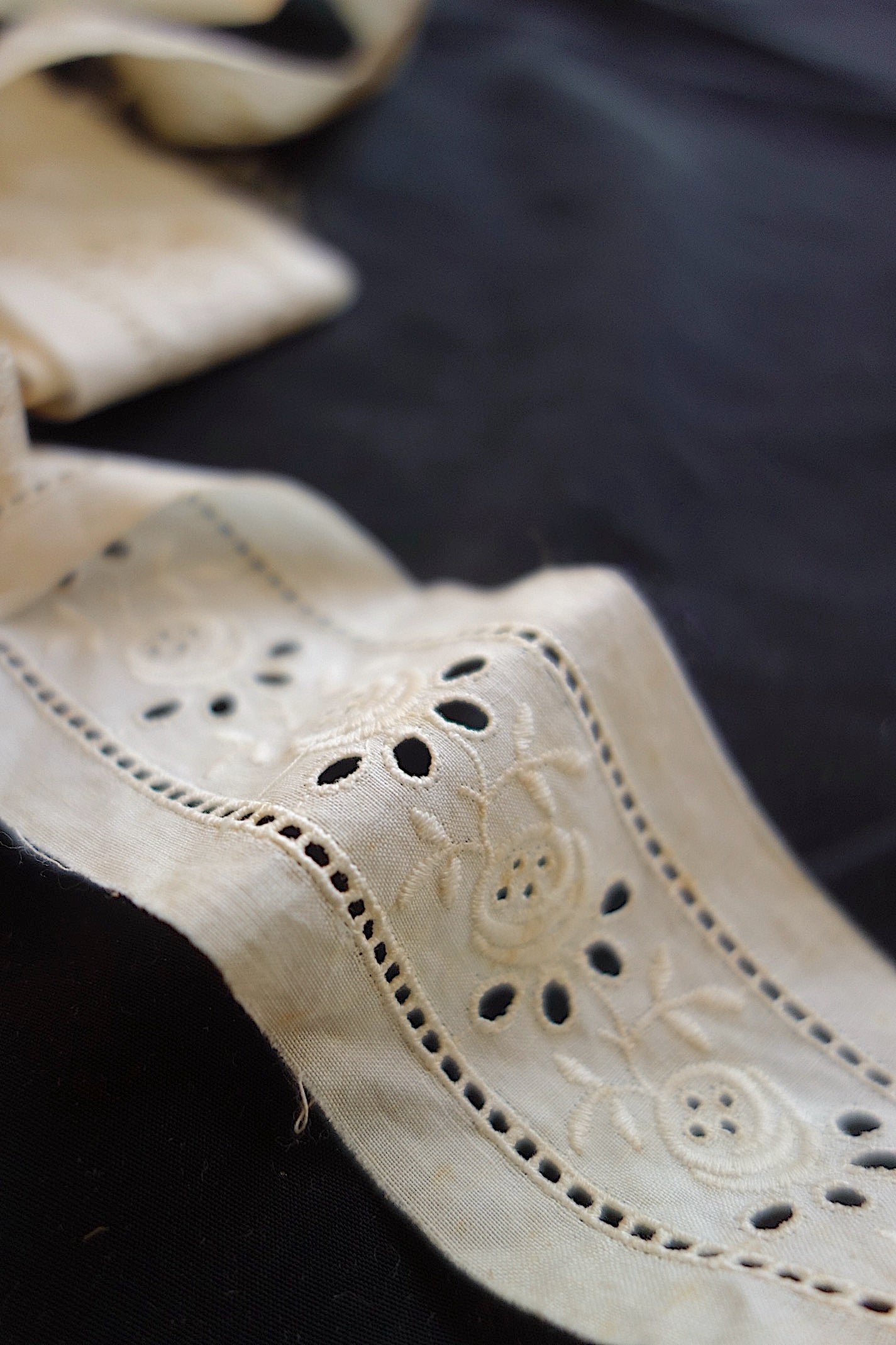 アンティークレース 2種