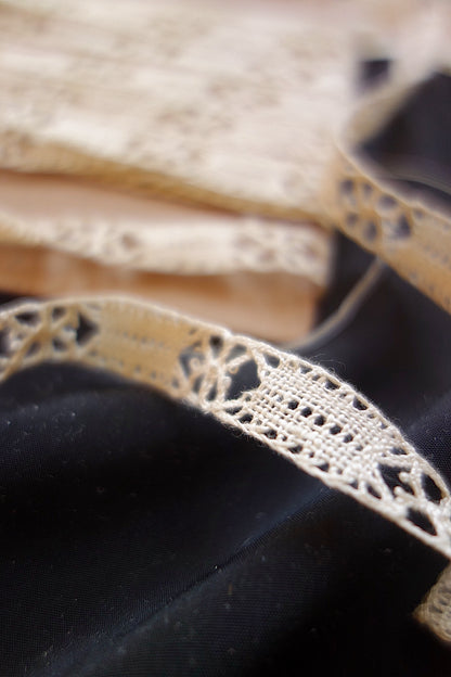 アンティークレース 2種