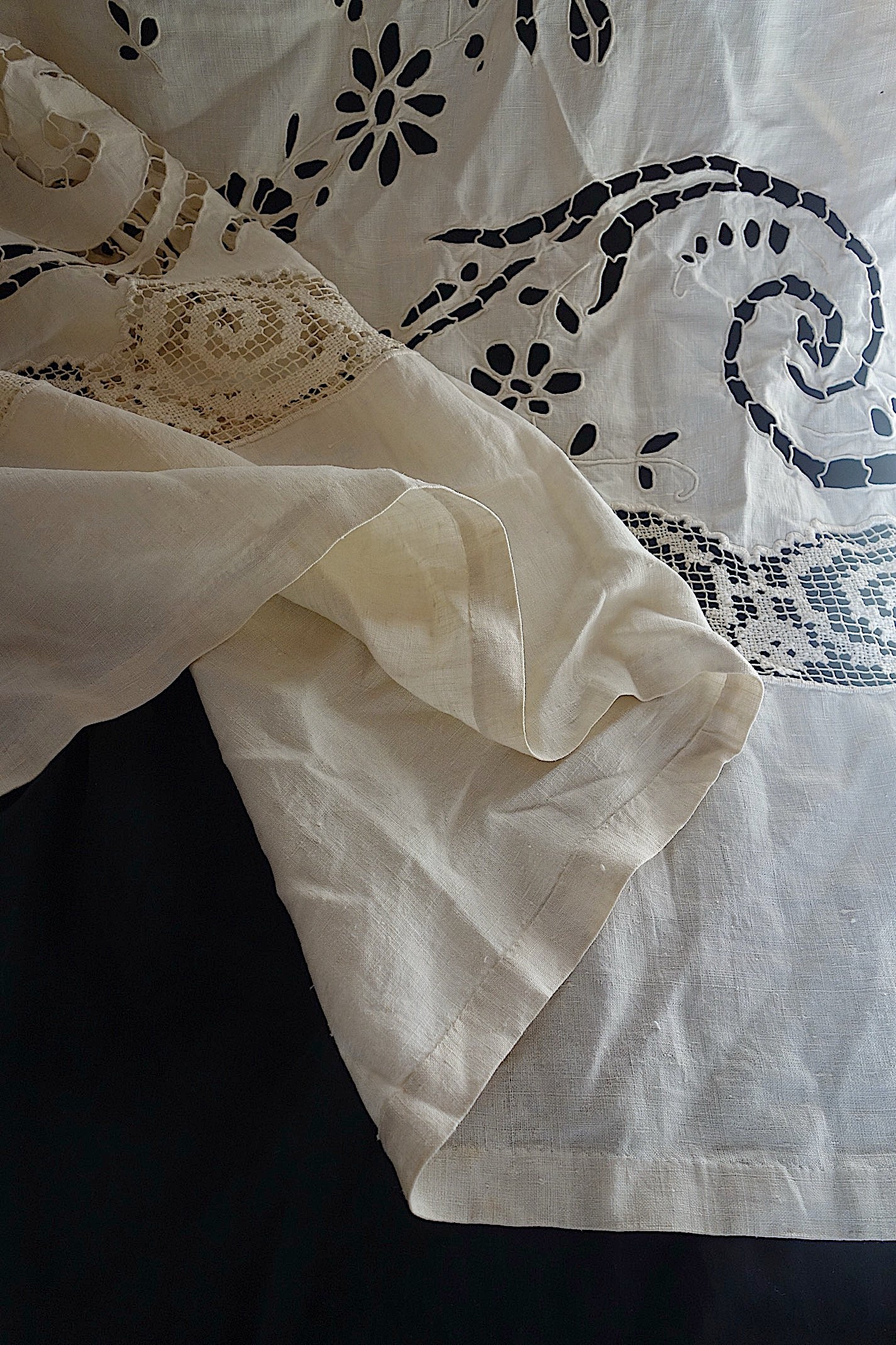 アンティーク刺繍　クロス　カーテン