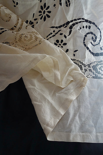 アンティーク刺繍　クロス　カーテン