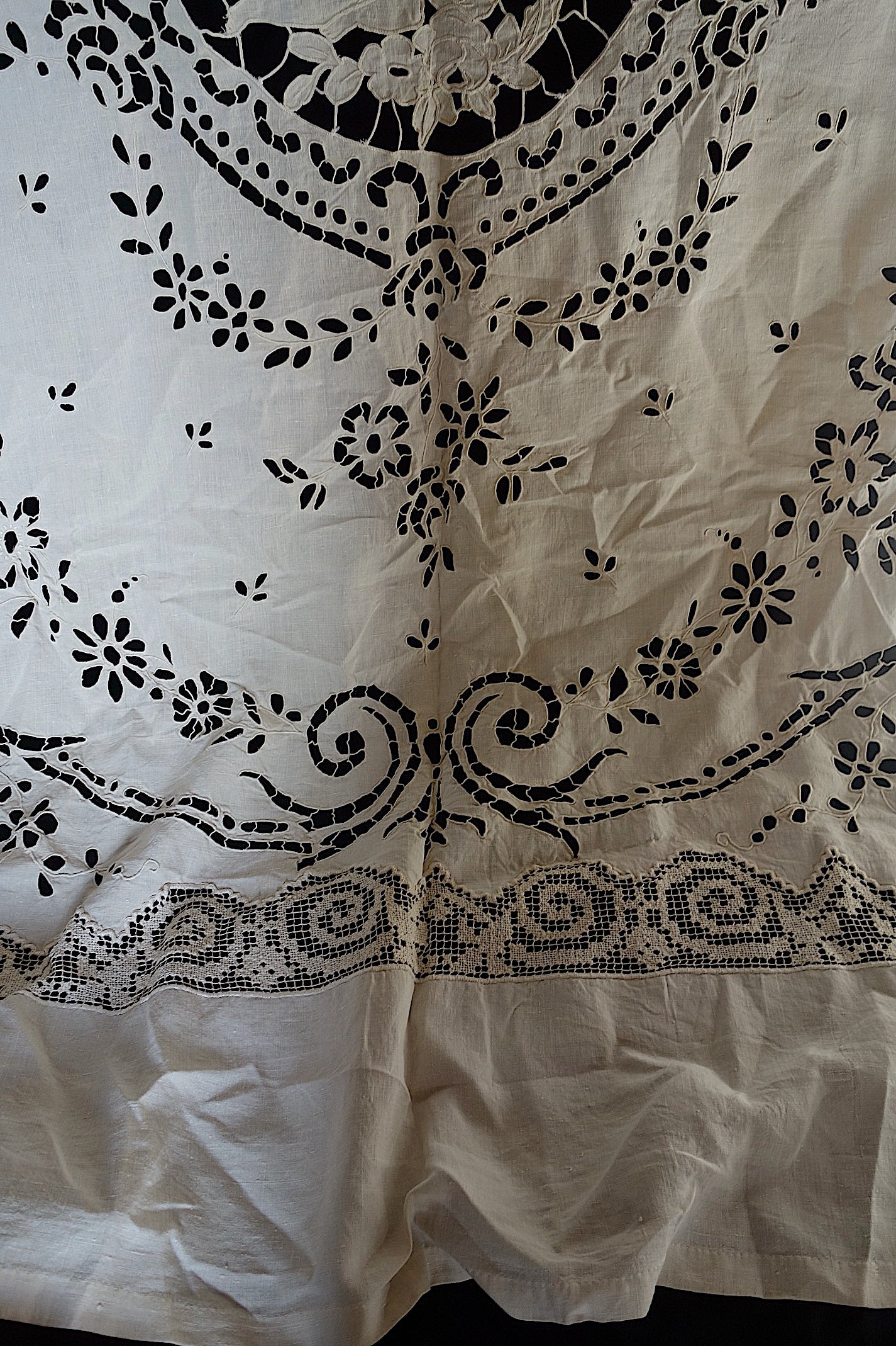 アンティーク刺繍　クロス　カーテン