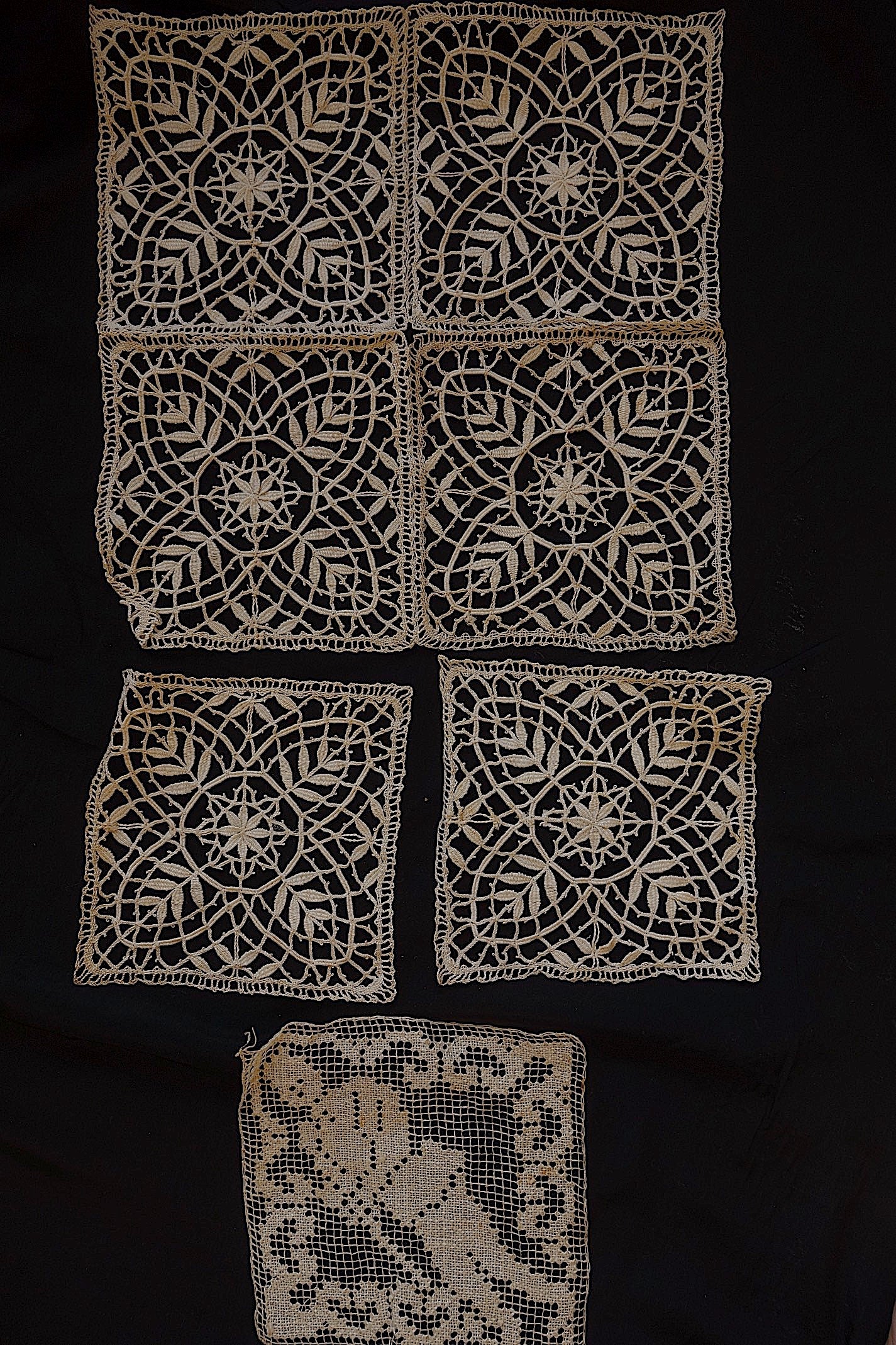 アンティークレース　モチーフ