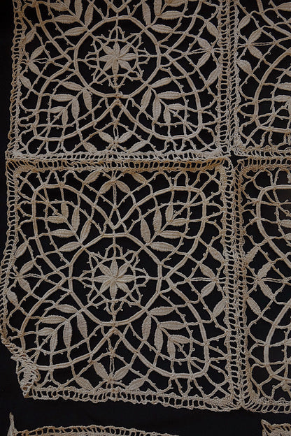 アンティークレース　モチーフ