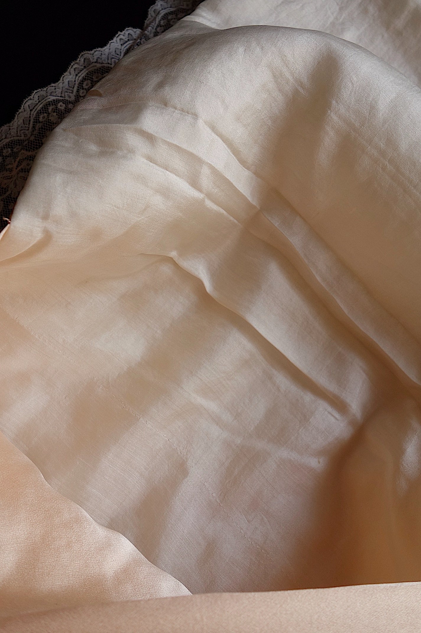 アンティークレース　刺繍小物入れ　