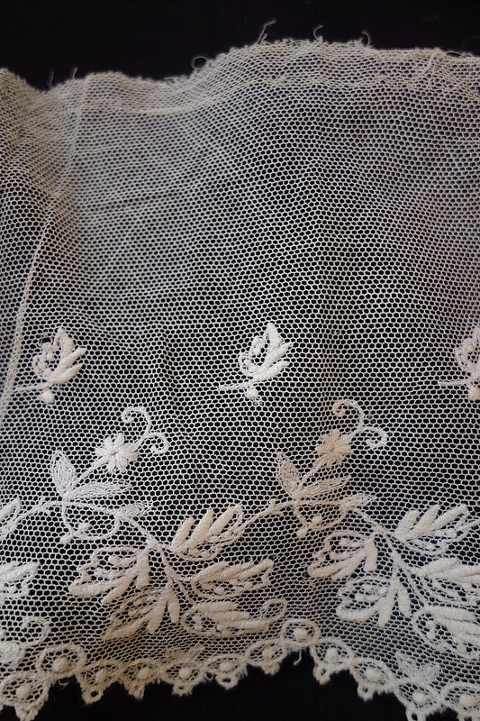 アンティークレース　チュールに刺繍