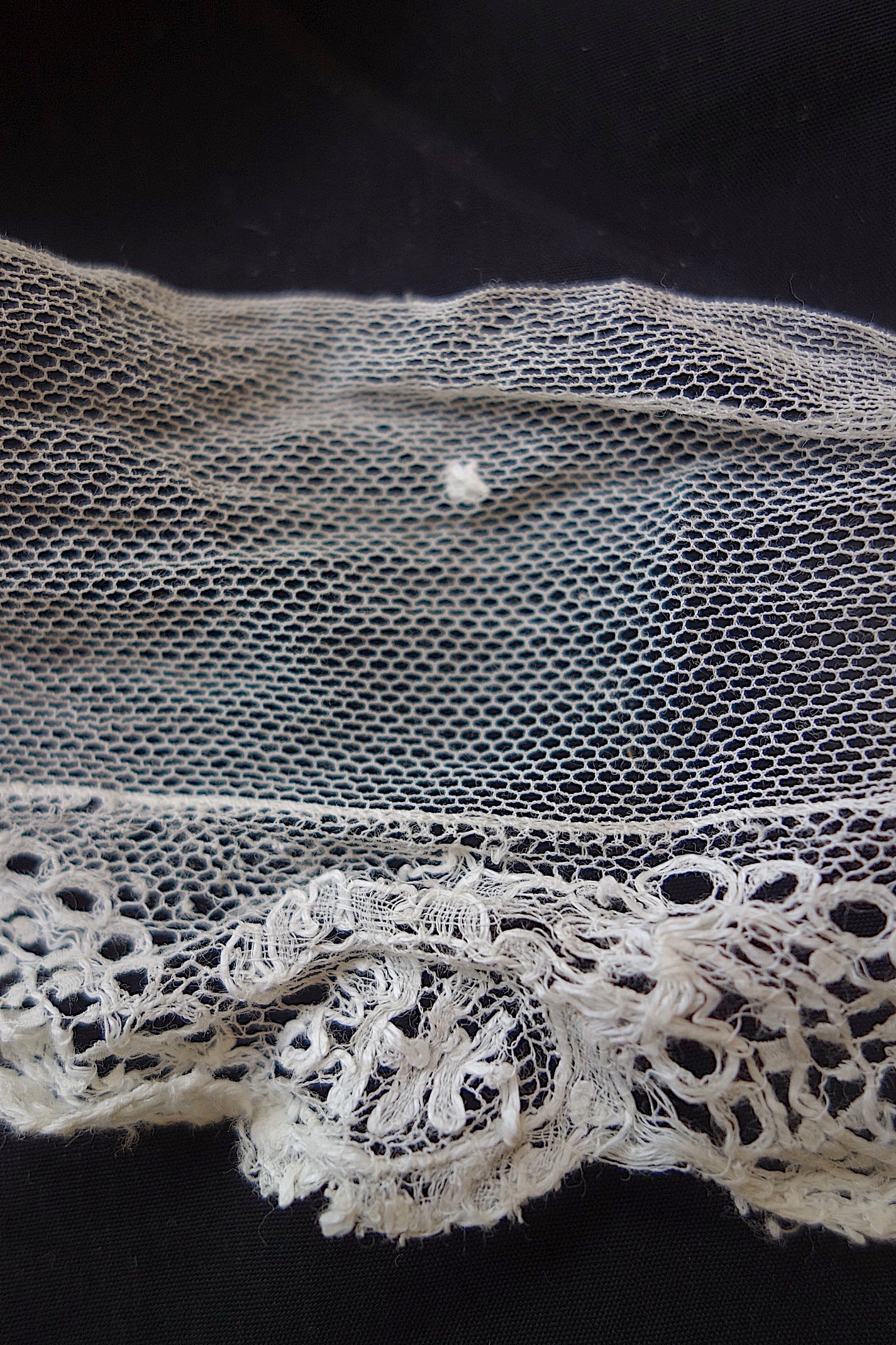 アンティークレース　チュールに刺繍