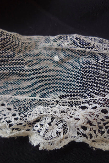 アンティークレース　チュールに刺繍