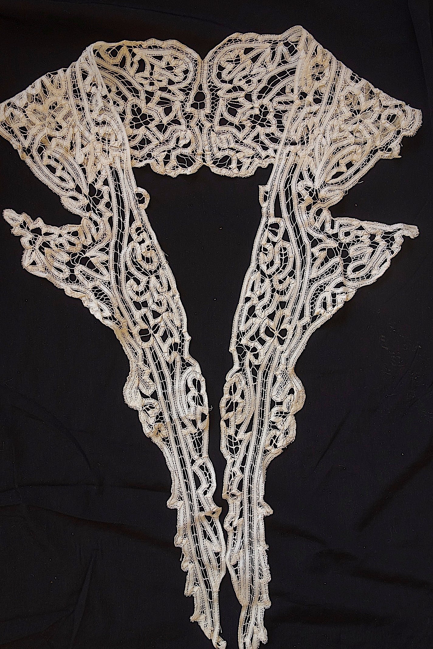 アンティークレース　ブロードレース襟