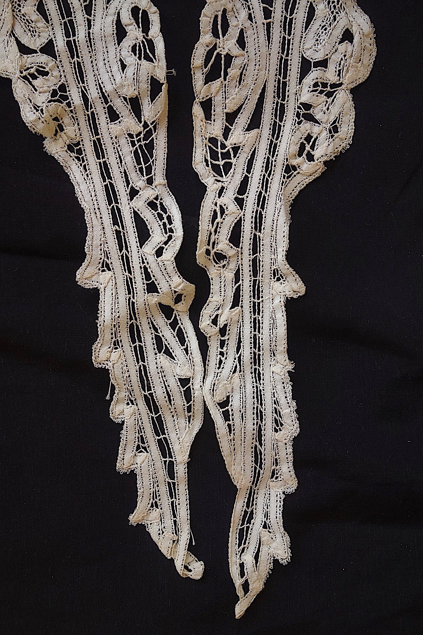 アンティークレース　ブロードレース襟