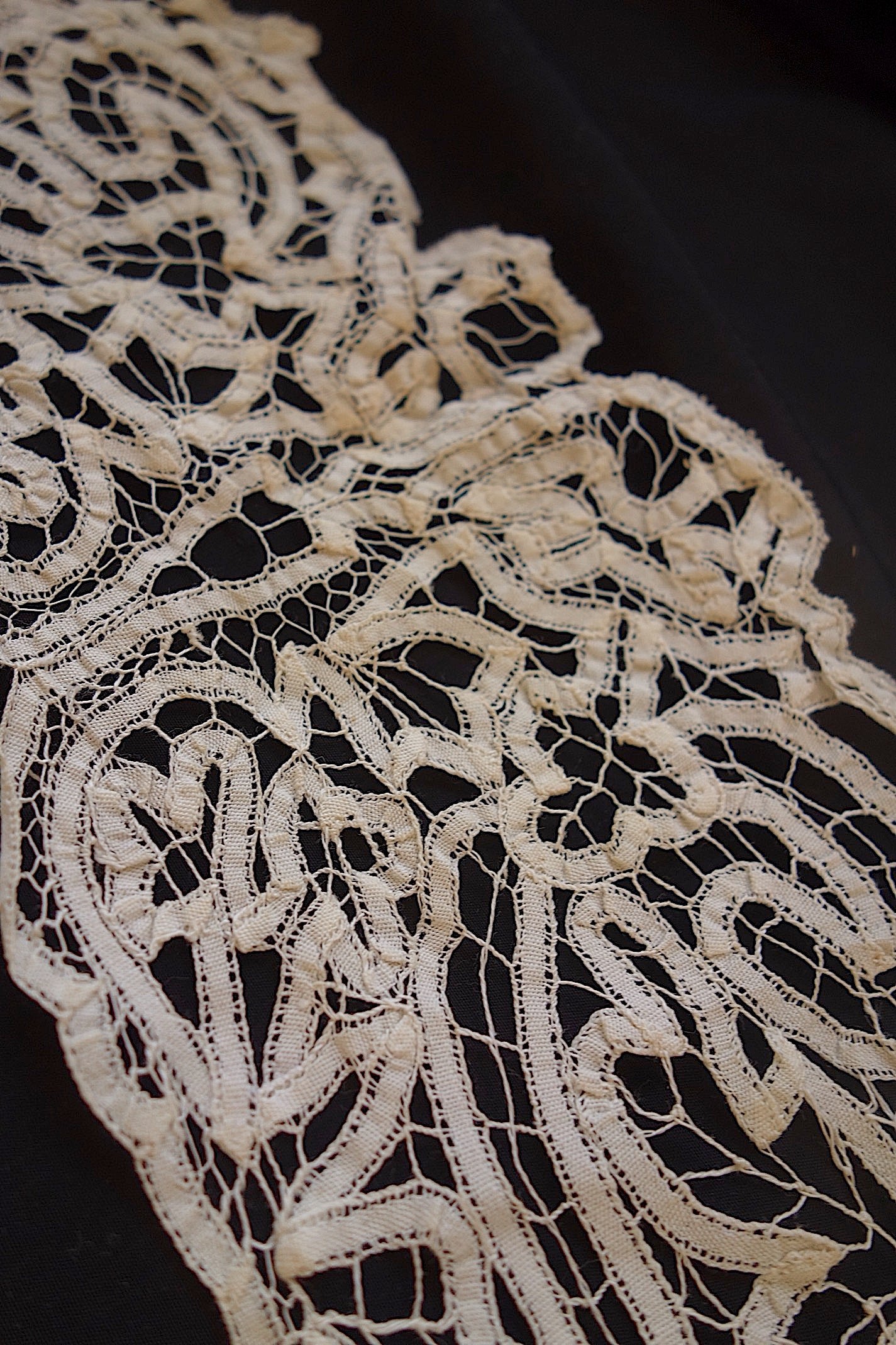 アンティークレース　ブロードレース襟