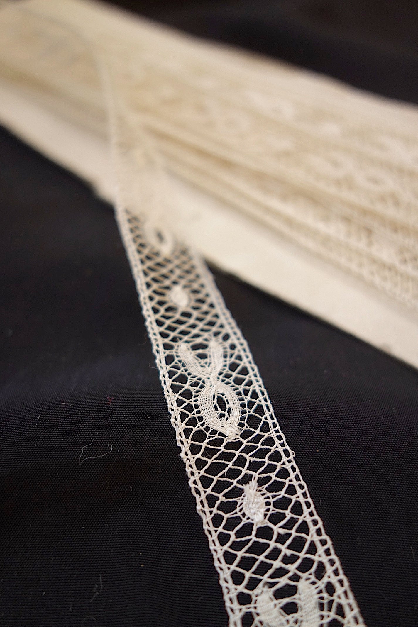 アンティークレース　620+450cm