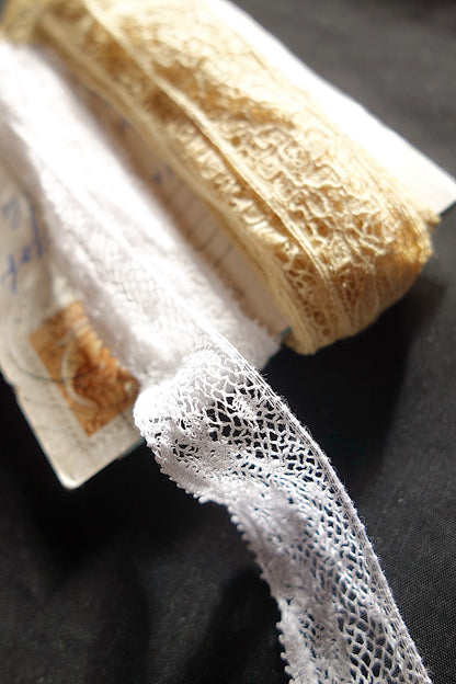 アンティークレース　２種