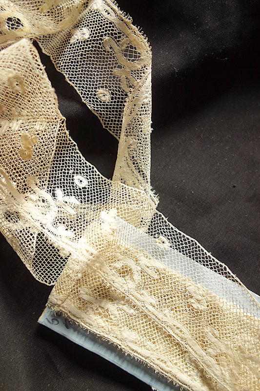 アンティークレース　85+140cm