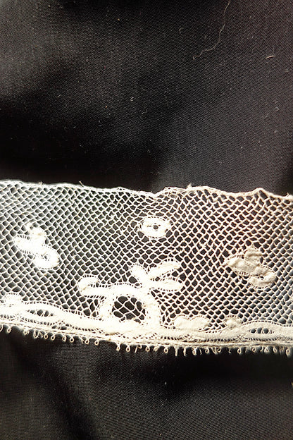 アンティークレース　85+140cm