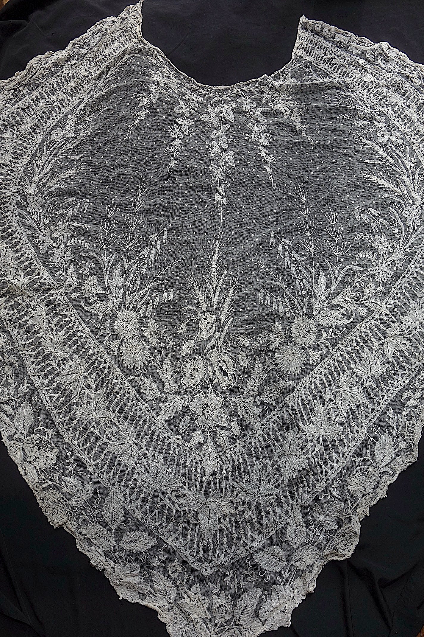 アンティークレース　アプリカッションアングレテール　ショール