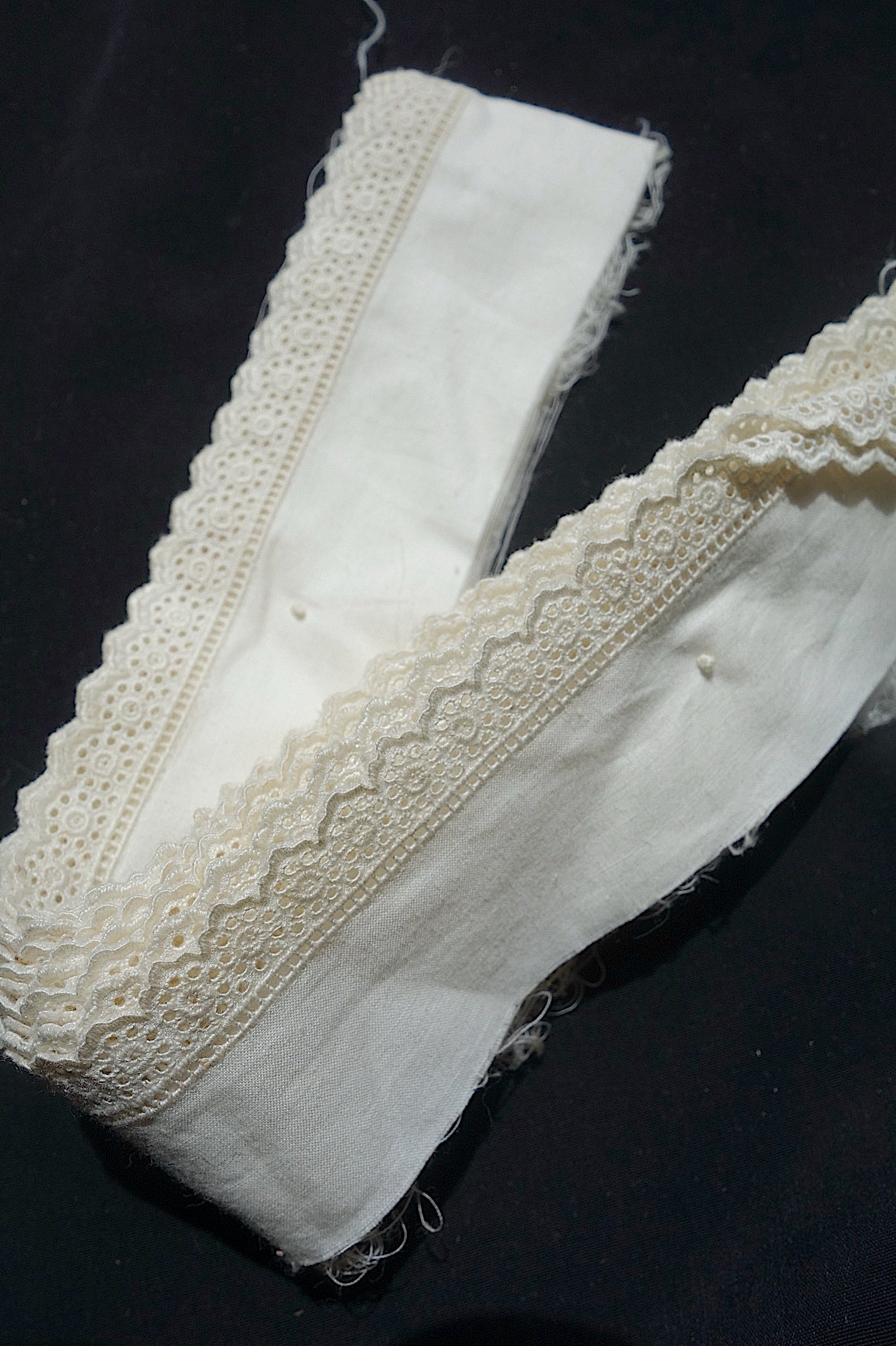 アンティークレース　刺繍テープ　420cm